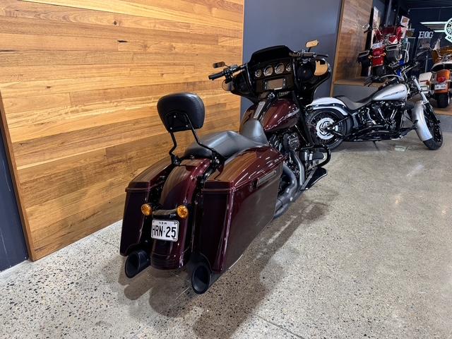 2018 HARLEY-DAVIDSON FLHX STREET GLIDE CRUISER
