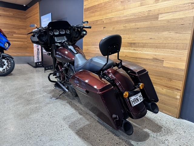 2018 HARLEY-DAVIDSON FLHX STREET GLIDE CRUISER