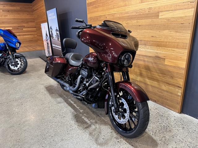 2018 HARLEY-DAVIDSON FLHX STREET GLIDE CRUISER
