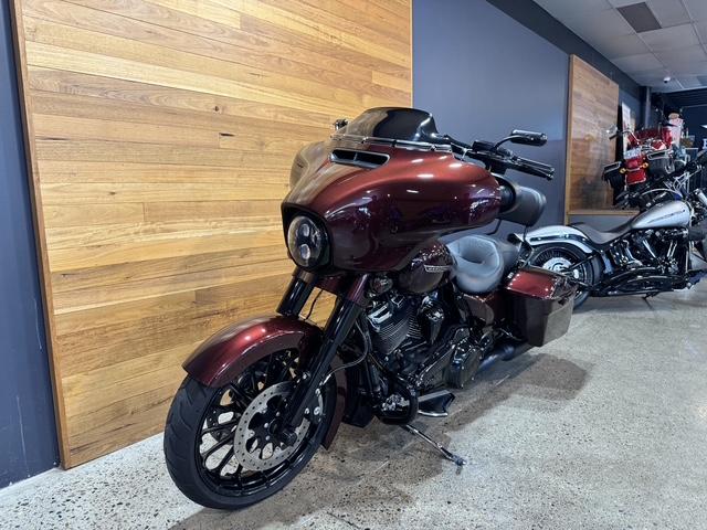 2018 HARLEY-DAVIDSON FLHX STREET GLIDE CRUISER