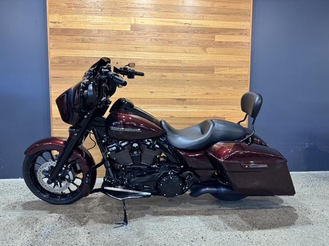2018 HARLEY-DAVIDSON FLHX STREET GLIDE CRUISER