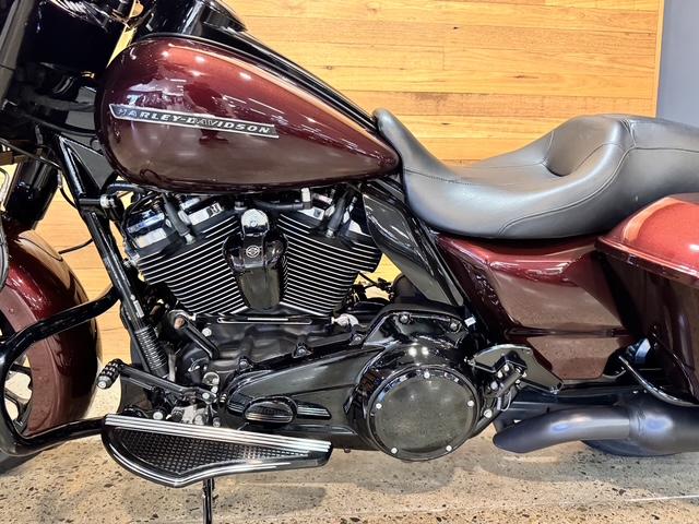 2018 HARLEY-DAVIDSON FLHX STREET GLIDE CRUISER