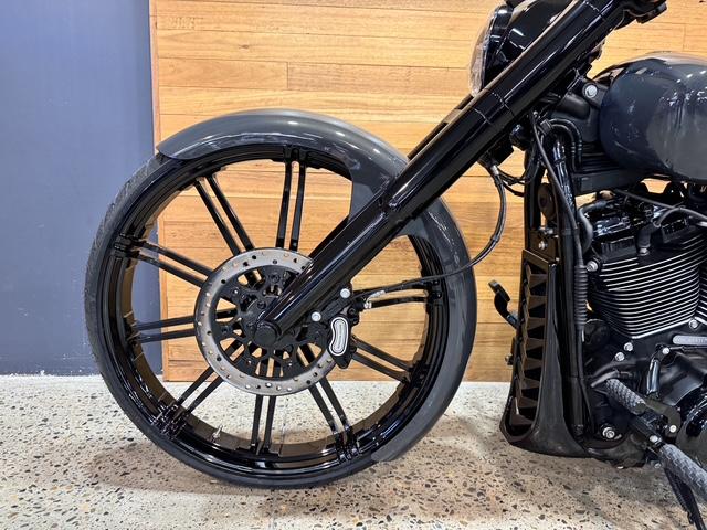 2017 HARLEY-DAVIDSON FXBRS BREAKOUT CRUISER