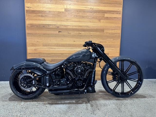2017 HARLEY-DAVIDSON FXBRS BREAKOUT CRUISER