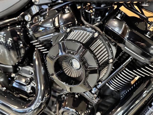 2017 HARLEY-DAVIDSON FXBRS BREAKOUT CRUISER