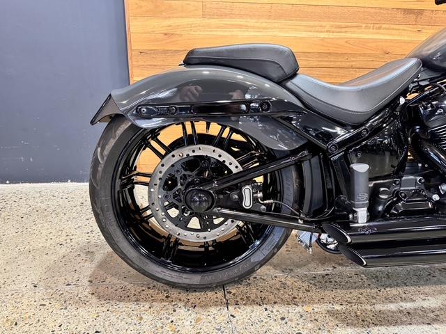 2017 HARLEY-DAVIDSON FXBRS BREAKOUT CRUISER
