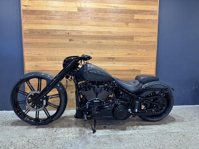 2017 HARLEY-DAVIDSON FXBRS BREAKOUT CRUISER