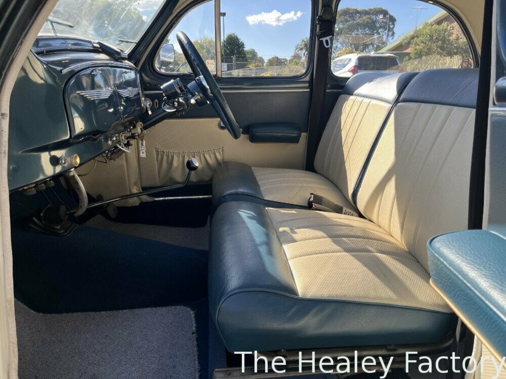 1960 PEUGEOT 403 4 SP MANUAL 4D SEDAN
