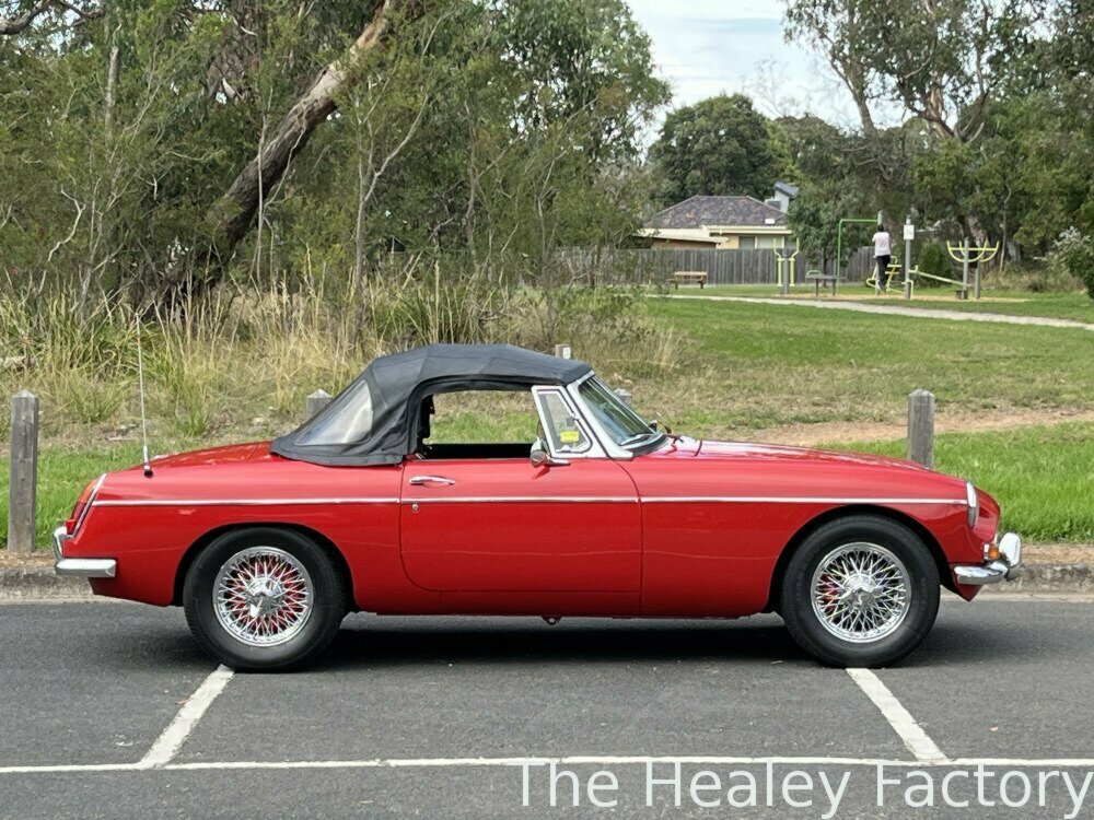 1968 MG MGB SPORTS MK II 4 SP MAN + OVERDRIVE 2D ROADSTER