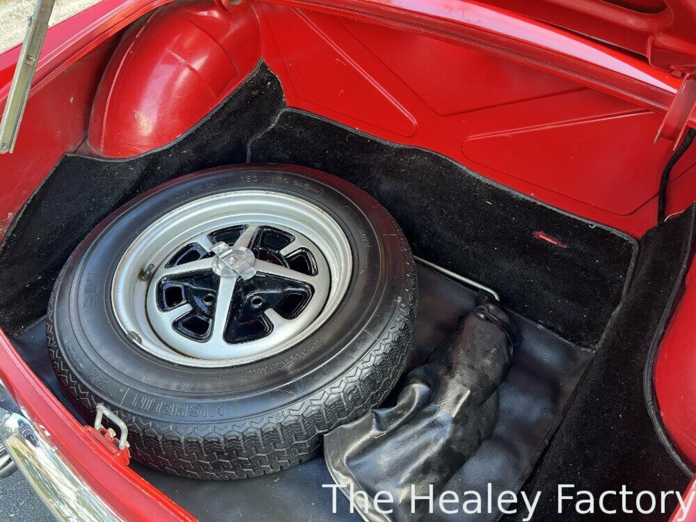 1971 MG MGB MK II 4 SP MAN + OVERDRIVE 2D CONVERTIBLE