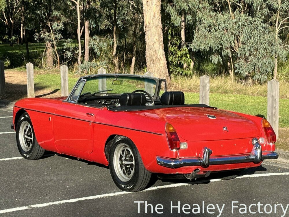 1971 MG MGB MK II 4 SP MAN + OVERDRIVE 2D CONVERTIBLE