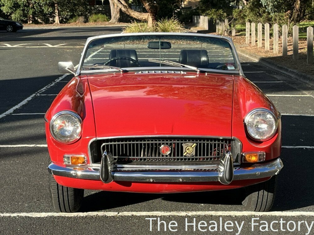 1971 MG MGB MK II 4 SP MAN + OVERDRIVE 2D CONVERTIBLE
