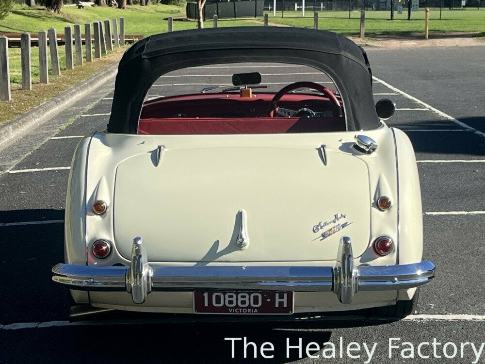 1963 AUSTIN HEALEY 3000 MK II BJ7 4 SP MAN + OVERDRIVE 2D CABRIOLET