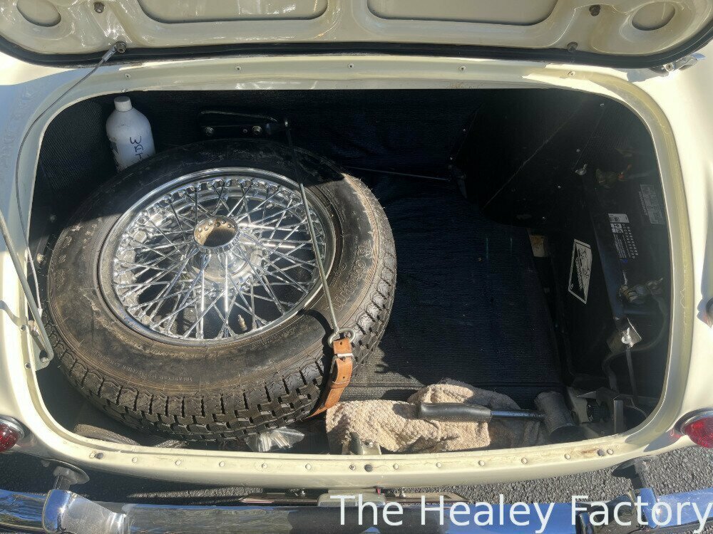 1963 AUSTIN HEALEY 3000 MK II BJ7 4 SP MAN + OVERDRIVE 2D CABRIOLET