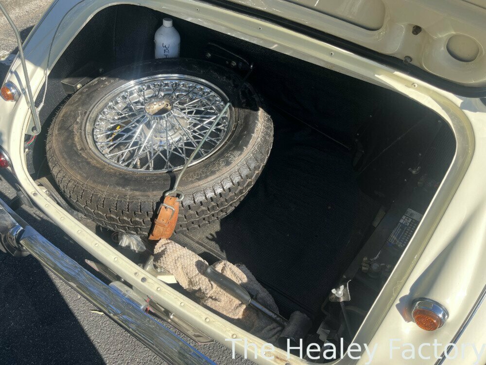 1963 AUSTIN HEALEY 3000 MK II BJ7 4 SP MAN + OVERDRIVE 2D CABRIOLET