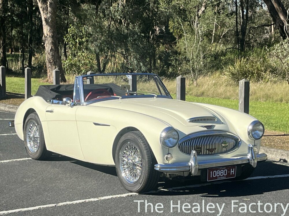 1963 AUSTIN HEALEY 3000 MK II BJ7 4 SP MAN + OVERDRIVE 2D CABRIOLET
