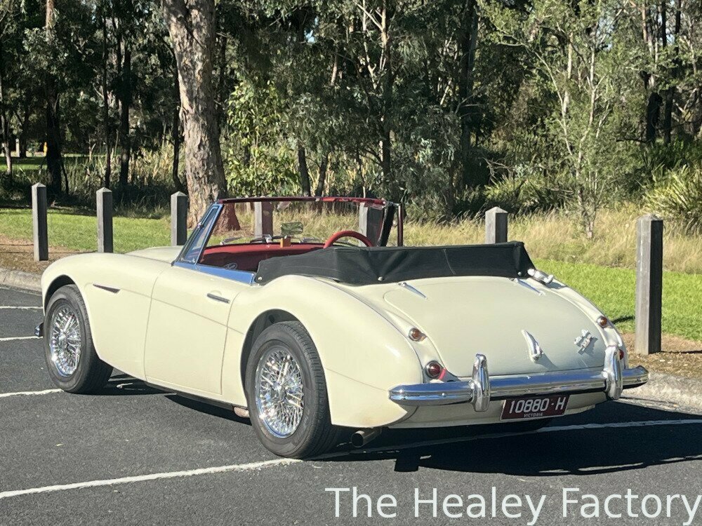 1963 AUSTIN HEALEY 3000 MK II BJ7 4 SP MAN + OVERDRIVE 2D CABRIOLET