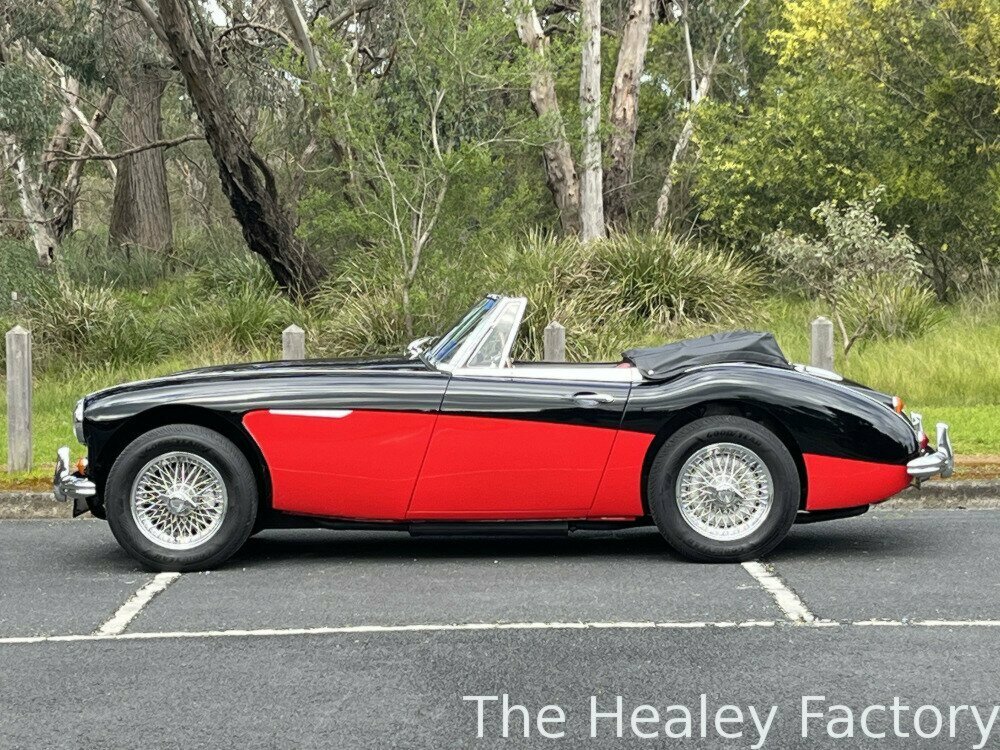 1966 AUSTIN HEALEY 3000 MK III BJ8 4 SP MAN + OVERDRIVE 2D ROADSTER