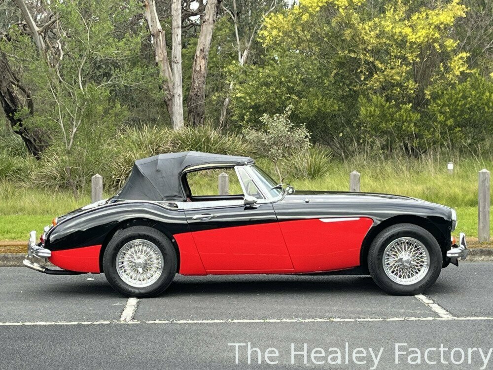 1966 AUSTIN HEALEY 3000 MK III BJ8 4 SP MAN + OVERDRIVE 2D ROADSTER