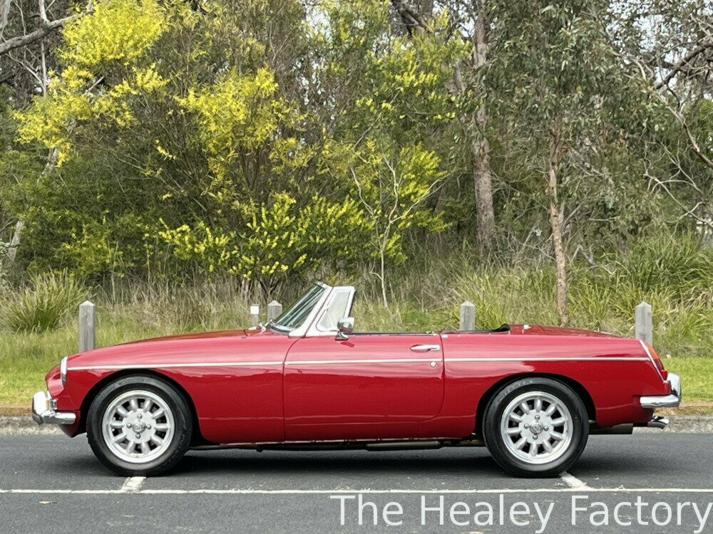 1964 MG MGB 5 SP MANUAL 2D ROADSTER