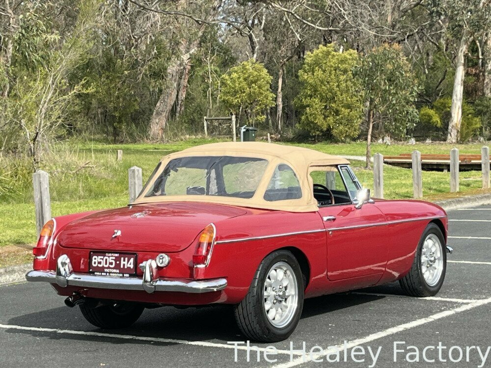 1964 MG MGB 5 SP MANUAL 2D ROADSTER