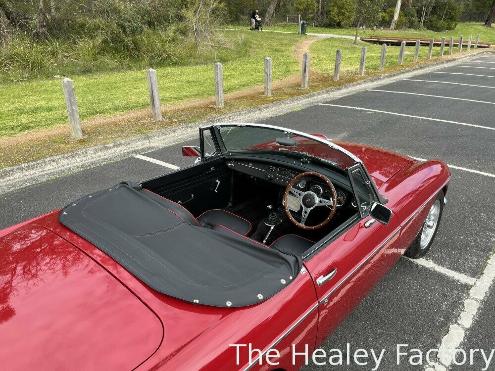 1964 MG MGB 5 SP MANUAL 2D ROADSTER