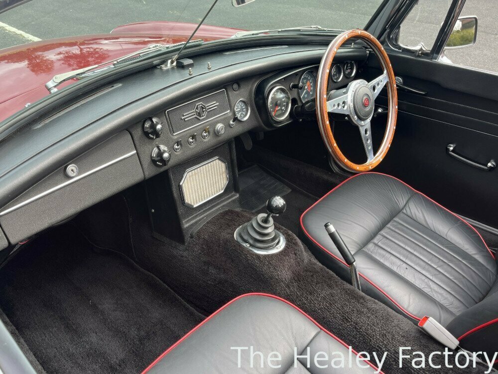 1964 MG MGB 5 SP MANUAL 2D ROADSTER