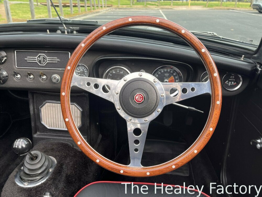 1964 MG MGB 5 SP MANUAL 2D ROADSTER