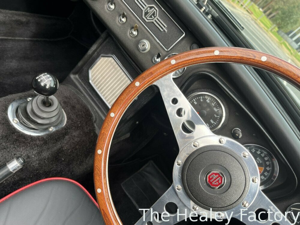1964 MG MGB 5 SP MANUAL 2D ROADSTER