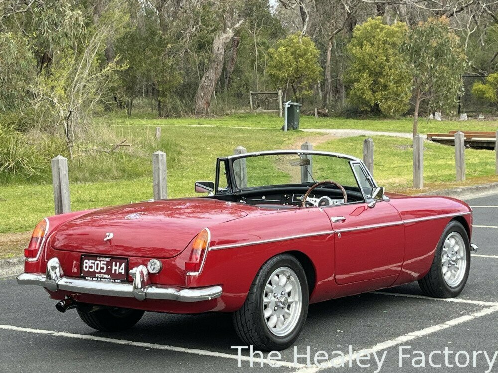 1964 MG MGB 5 SP MANUAL 2D ROADSTER