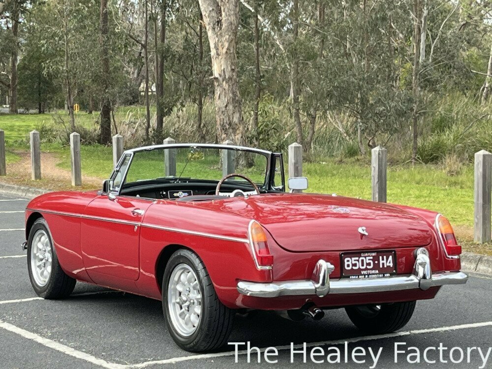 1964 MG MGB 5 SP MANUAL 2D ROADSTER
