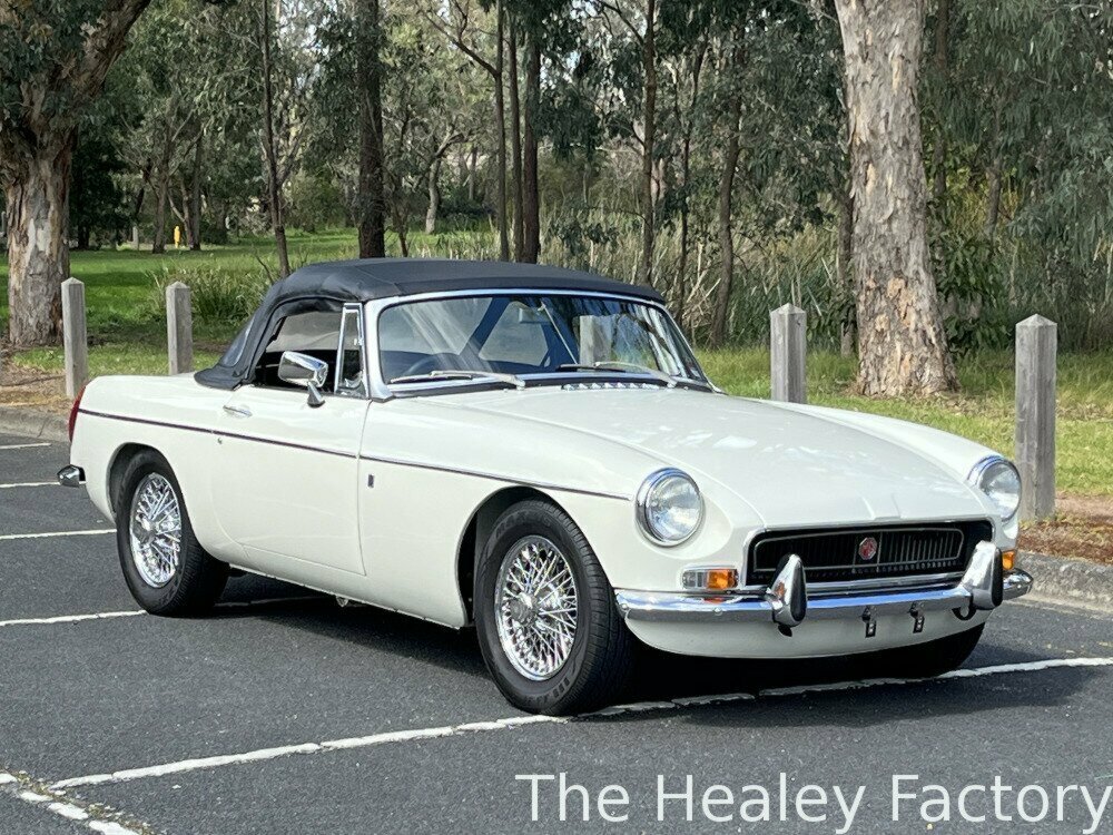 1971 MG MGB MK II 4 SP MAN + OVERDRIVE 2D ROADSTER