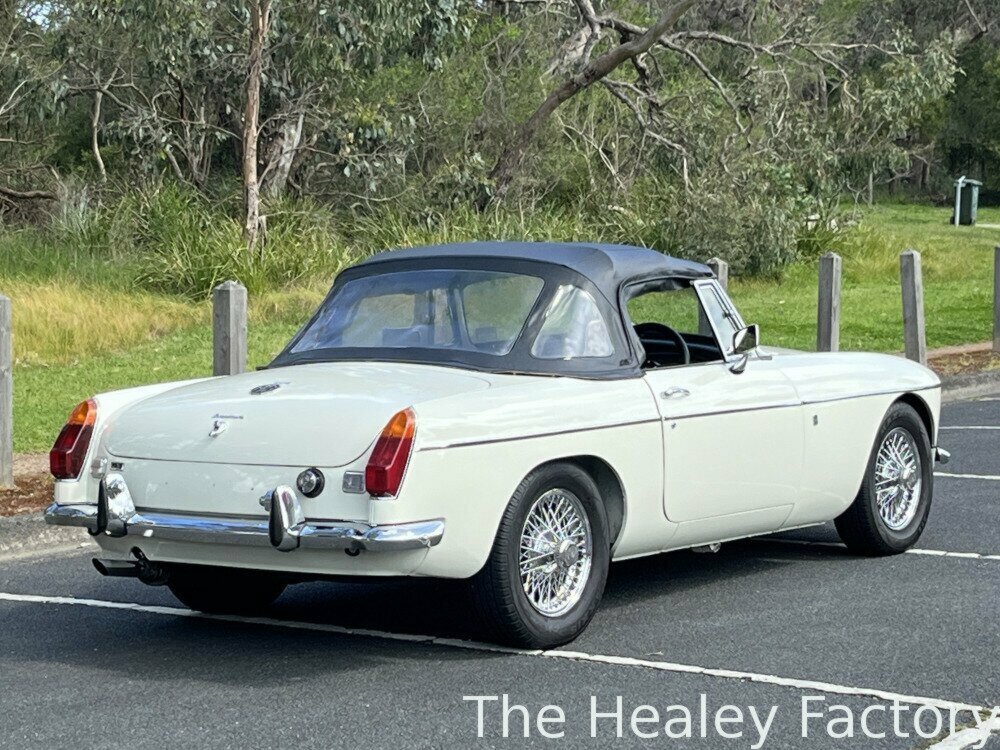 1971 MG MGB MK II 4 SP MAN + OVERDRIVE 2D ROADSTER