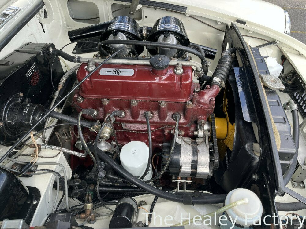 1971 MG MGB MK II 4 SP MAN + OVERDRIVE 2D ROADSTER