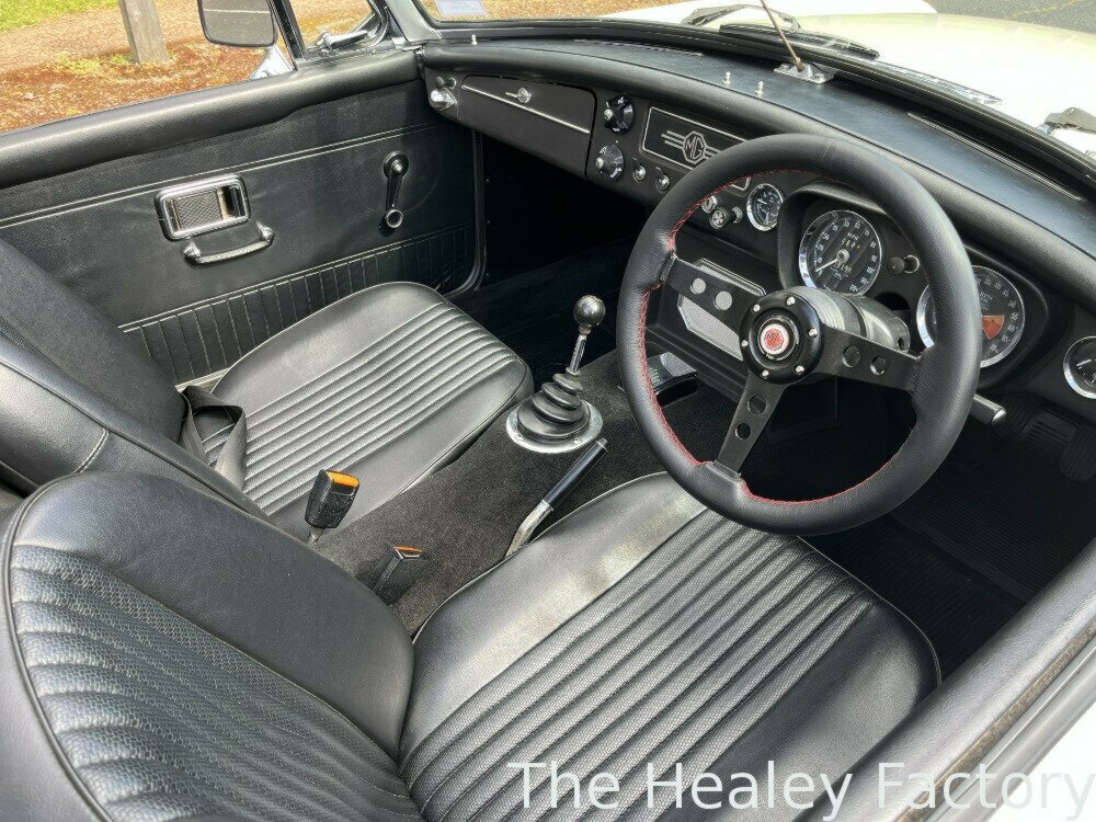 1971 MG MGB MK II 4 SP MAN + OVERDRIVE 2D ROADSTER