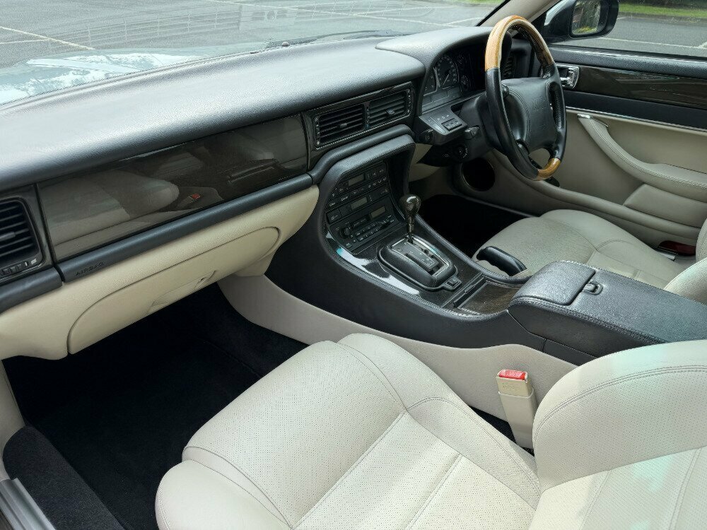 1995 JAGUAR XJR 4.0 SUPERCHARGED 4 SP AUTOMATIC 4D SEDAN