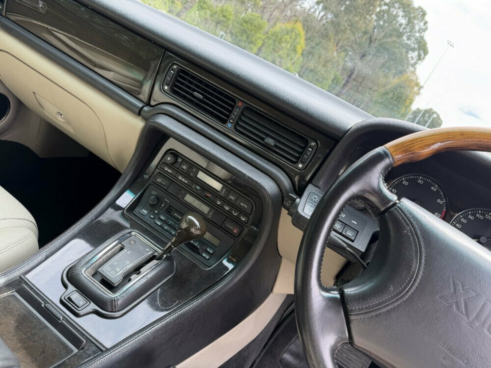 1995 JAGUAR XJR 4.0 SUPERCHARGED 4 SP AUTOMATIC 4D SEDAN