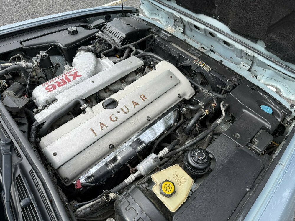 1995 JAGUAR XJR 4.0 SUPERCHARGED 4 SP AUTOMATIC 4D SEDAN