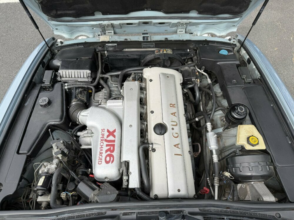 1995 JAGUAR XJR 4.0 SUPERCHARGED 4 SP AUTOMATIC 4D SEDAN