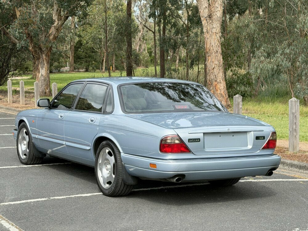 1995 JAGUAR XJR 4.0 SUPERCHARGED 4 SP AUTOMATIC 4D SEDAN
