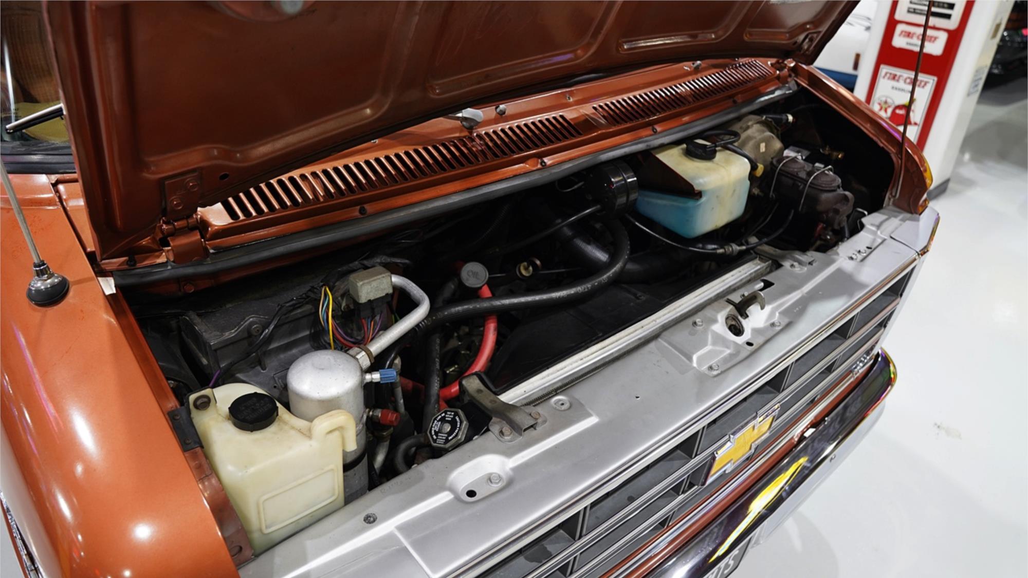 1977 CHEVROLET G10 CUSTOM AUTOMATIC VAN