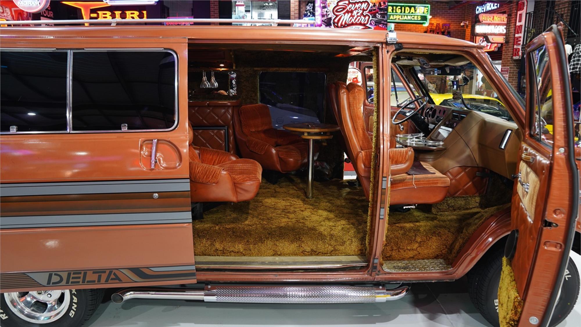 1977 CHEVROLET G10 CUSTOM AUTOMATIC VAN