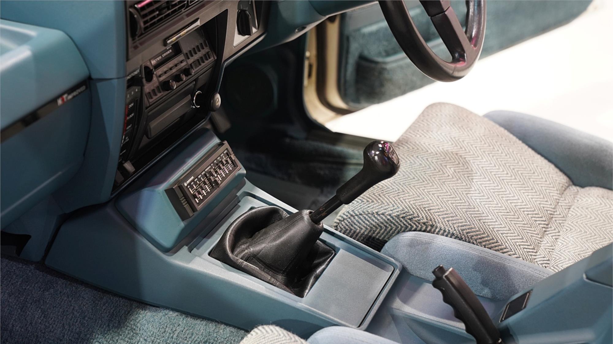 1985 HOLDEN COMMODORE VK 5.0 V8 MANUAL SEDAN