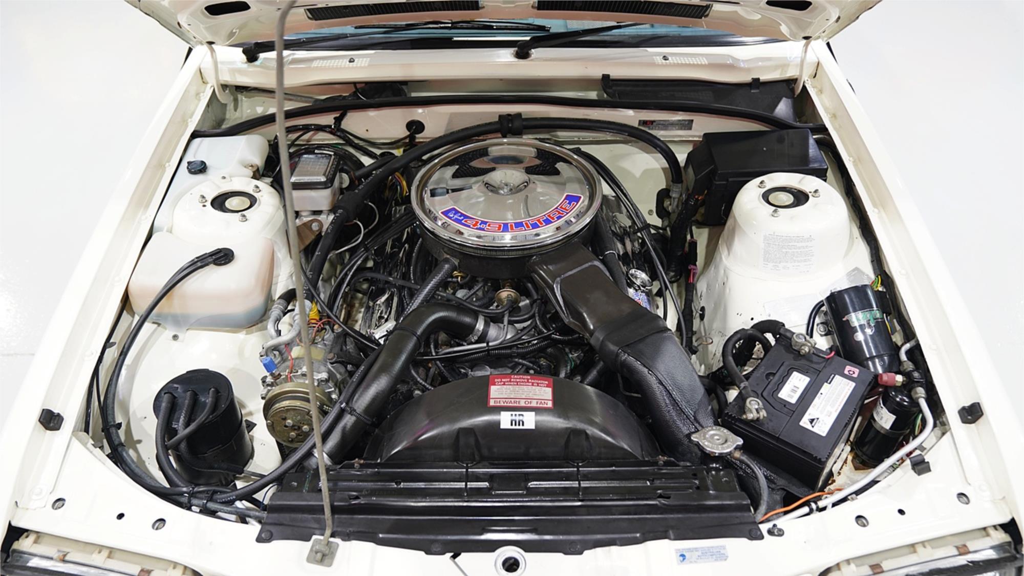 1985 HOLDEN COMMODORE VK 5.0 V8 MANUAL SEDAN
