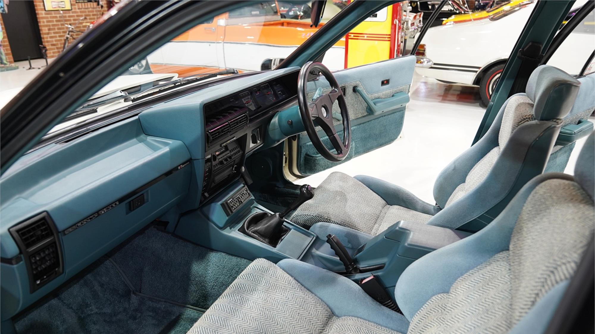 1985 HOLDEN COMMODORE VK 5.0 V8 MANUAL SEDAN