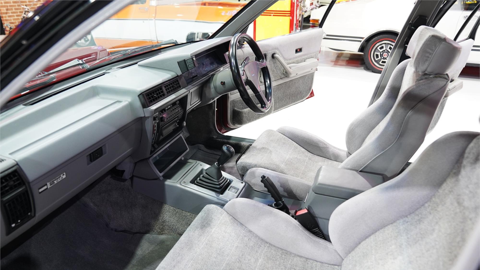 1986 HOLDEN COMMODORE VL SS GROUP A MANUAL 4D SEDAN