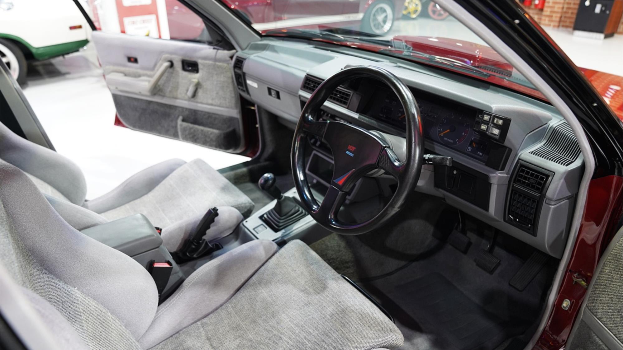 1986 HOLDEN COMMODORE VL SS GROUP A MANUAL 4D SEDAN