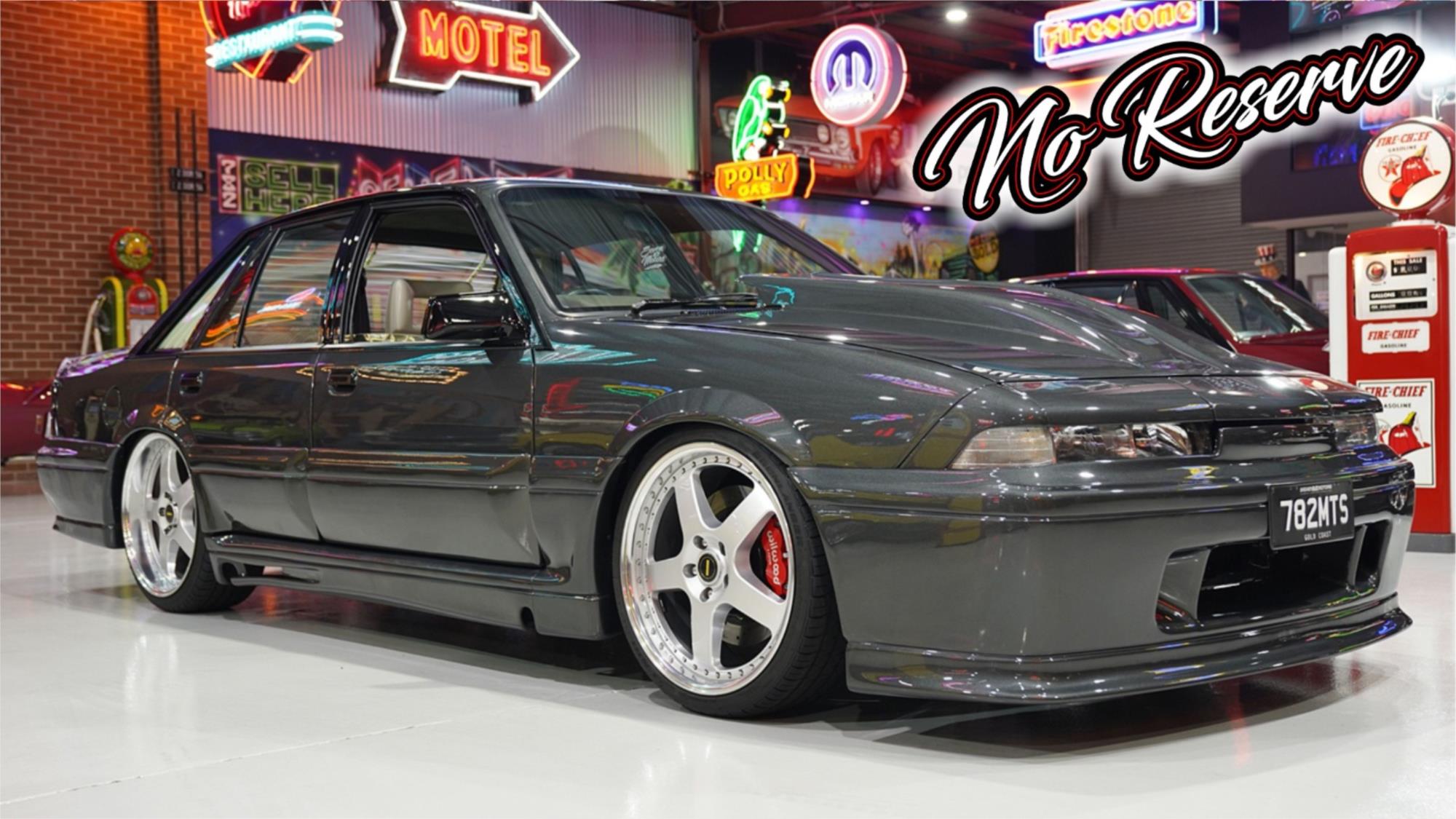 1986 HOLDEN COMMODORE VL MANUAL SEDAN