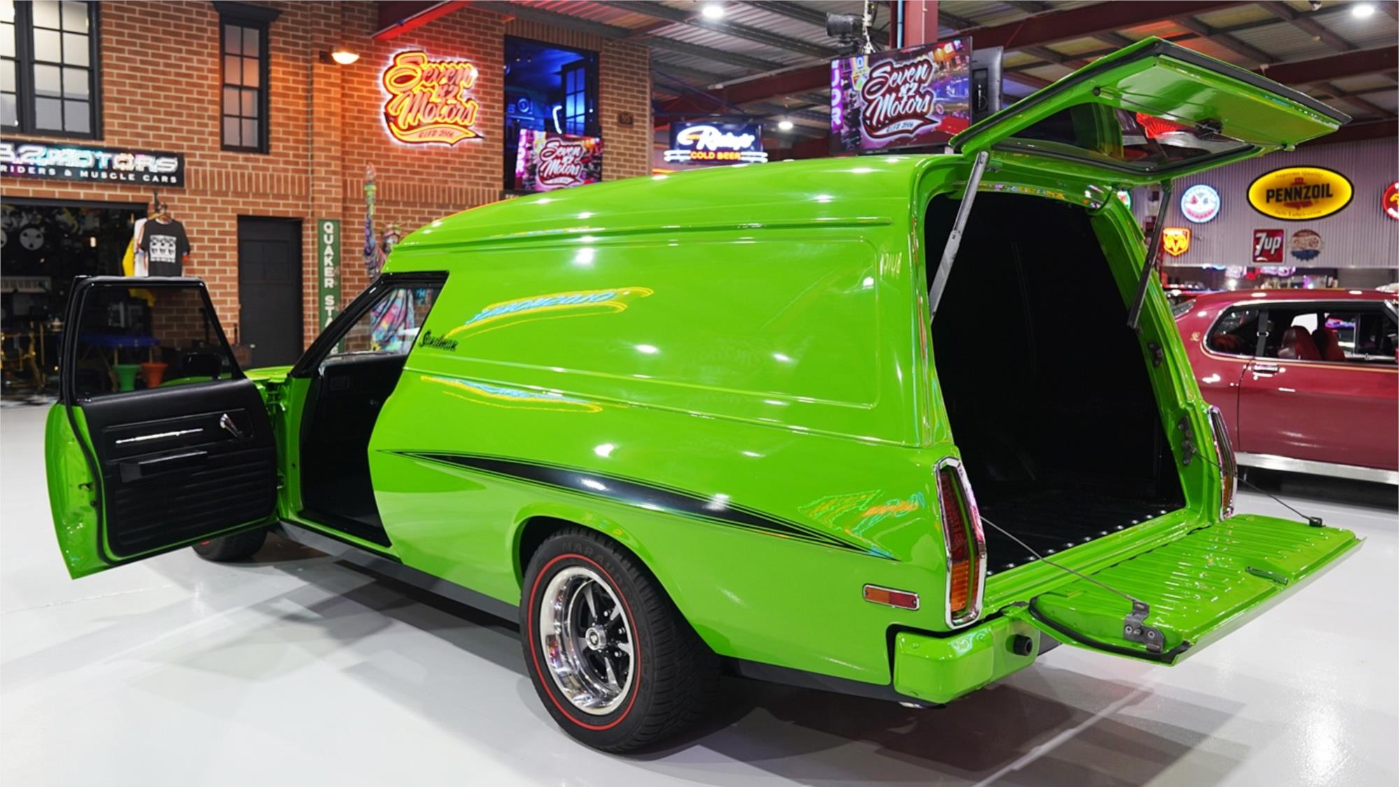 1976 HOLDEN SANDMAN HJ MANUAL VAN