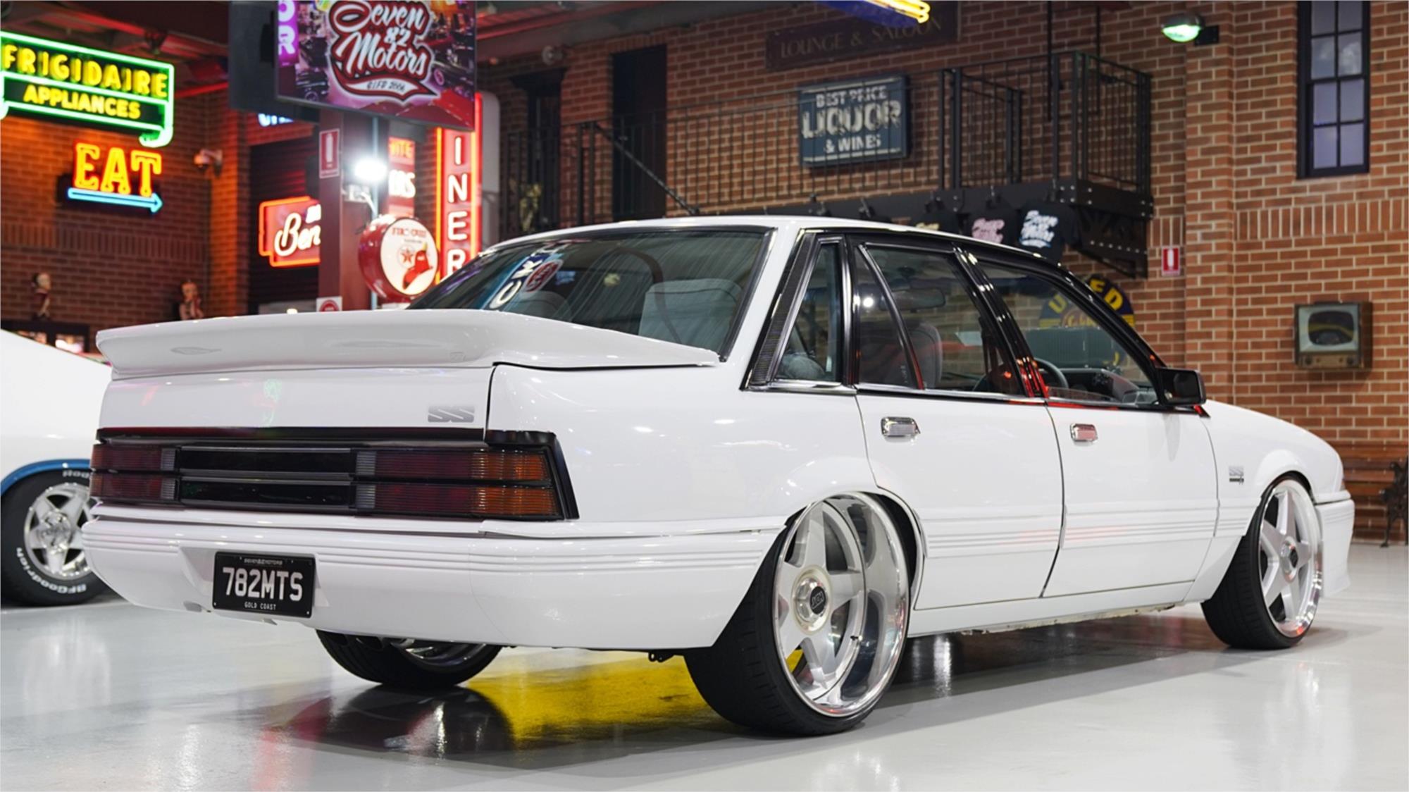 1988 HOLDEN COMMODORE VL AUTOMATIC SEDAN